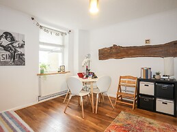 5 Thomas Street