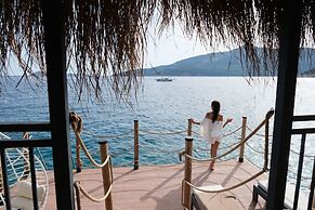 Lures Hotel