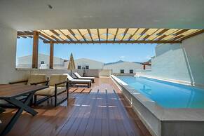 Lures Hotel