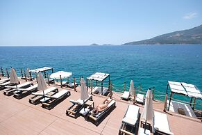 Lures Hotel
