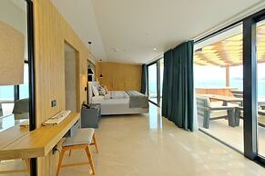 Lures Hotel