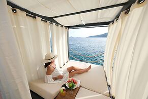 Lures Hotel