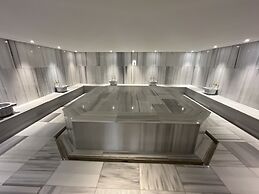 Lures Hotel