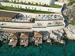Lures Hotel