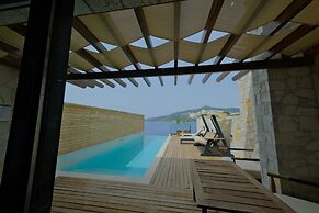 Lures Hotel