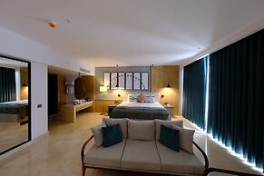 Lures Hotel