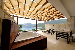 Lures Hotel