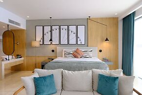 Lures Hotel