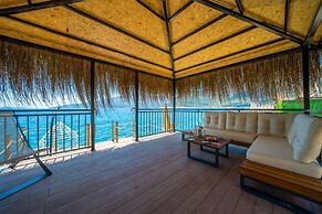 Lures Hotel