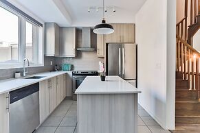 Central 3BDR Townhouse in Downsview Park