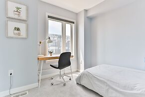 Central 3BDR Townhouse in Downsview Park