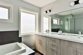Central 3BDR Townhouse in Downsview Park