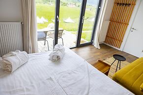 Ursa Mica Glamping Resort