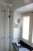 B&B ROSSIEROSSI