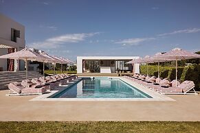 Tzanis Resort