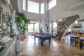 Kairos Villa - Luxury Ocean Front
