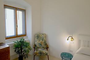 Large, Authentic 2-bed Apartment, Panoramic Views