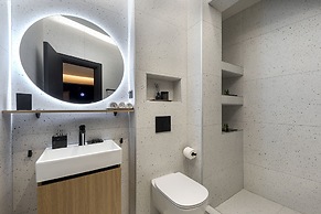 Clyde Athens by Nin&Bau