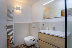 Impeccable 4-bed Apartment in Osor