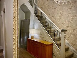 Captivating 4-bed Hot Tub House in Blackpool