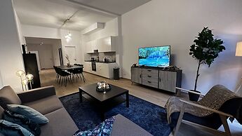 One Lux Stay near Fashion District