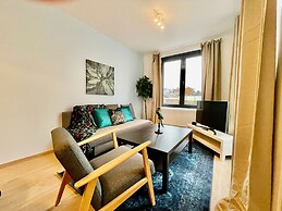 One Lux Stay near Fashion District