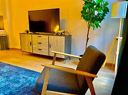 One Lux Stay near Fashion District