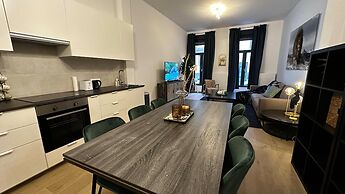One Lux Stay near Fashion District