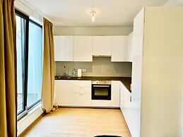 One Lux Stay near Fashion District