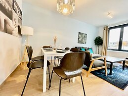 One Lux Stay near Fashion District