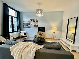 One Lux Stay near Fashion District