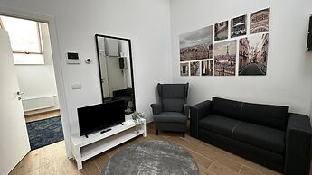 One Lux Stay near Fashion District