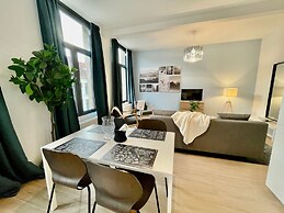 One Lux Stay near Fashion District