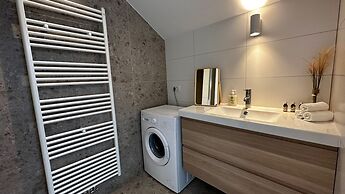 One Lux Stay near Fashion District