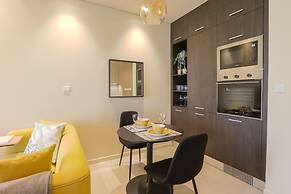 WelHome - Designer’s choice studio with pool and jacuzzi