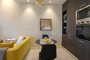 WelHome - Designer’s choice studio with pool and jacuzzi