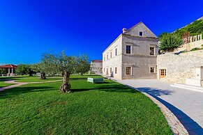 Palace Natali