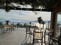 Thalassa Hotel