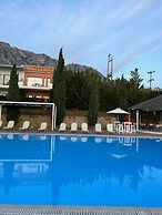 Thalassa Hotel