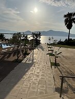 Thalassa Hotel