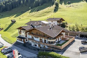Quiet Apartment With ski Storage