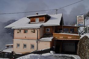 Group Holiday Home in Hippach With Dreamy Views