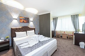 Grand Abimo Hotel