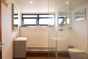 HOUSEBOAT ELEUTHERA