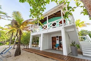 CAMP BAY LODGE