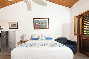 CAMP BAY LODGE