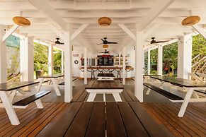 CAMP BAY LODGE