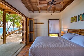 CAMP BAY LODGE