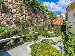 Sunny Palace Apartments