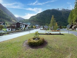Apartment Zwieselstein Near Ski Slopes